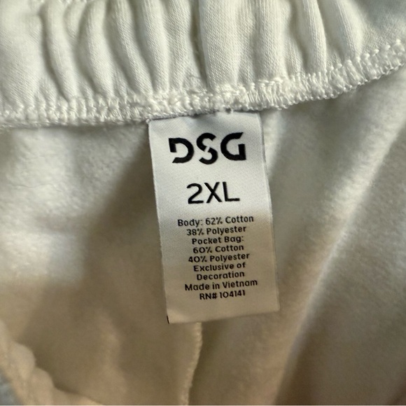 DSG‎ Women's White Shorts - Picture 3 of 3